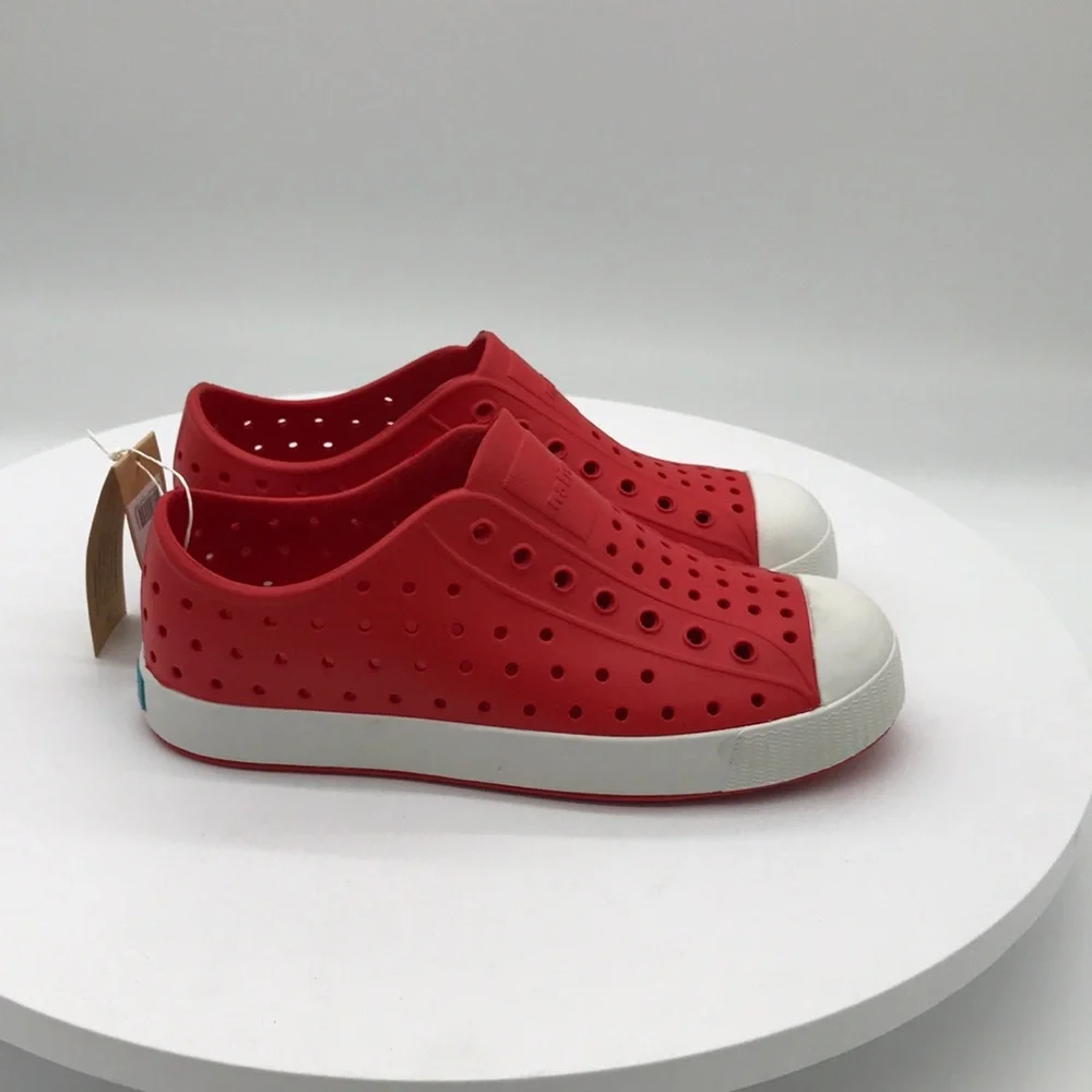 Native kids shoes size J2 US